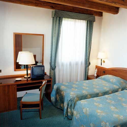Hotel Villa Altura Ospedaletto Euganeo Экстерьер фото